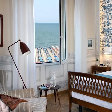 Palace 4*