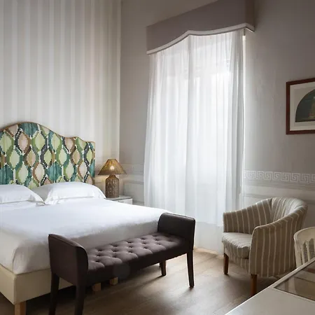 Palace 4*